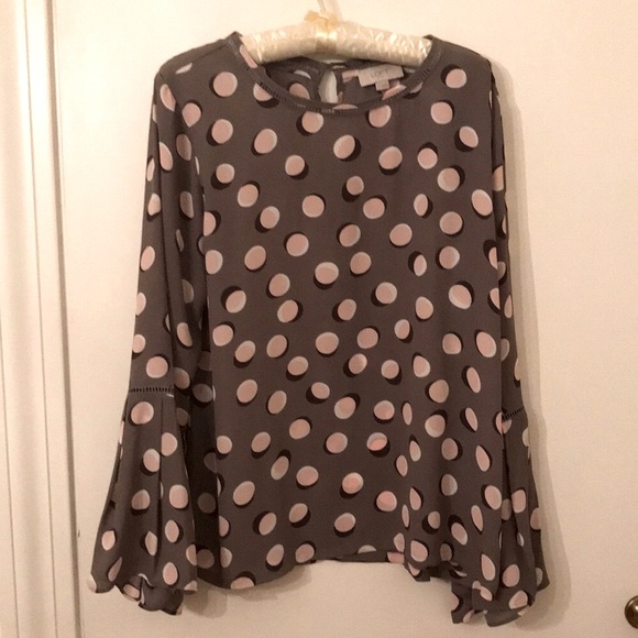 LOFT Tops - LOFT blouse pink/white/black circles on taupe/wide sleeve SZ S pet/smoke free